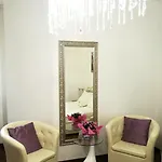 Vanessa House 4*