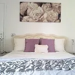 Bed and Breakfast Vanessa House 4*