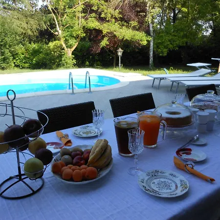 Couette-café Vanessa House 4*